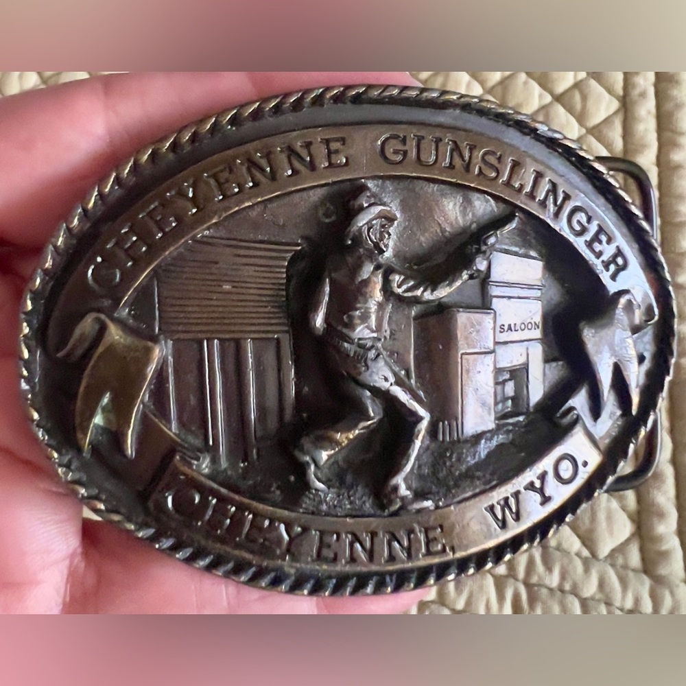 Cheyenne Gunslinger Wyoming 1984 Limited Edition Vintage Belt Buckle HD Silver